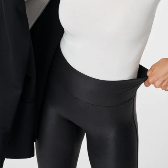 🖤SPANX Faux Leather Leggings🖤 - Picture 5 of 16